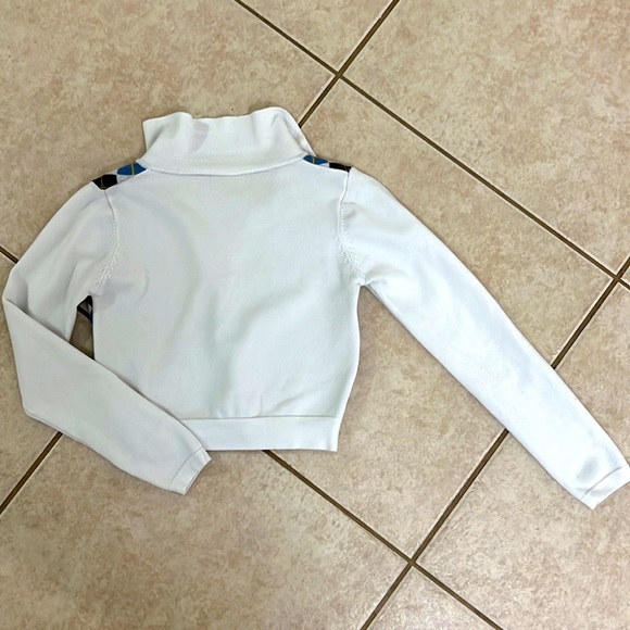 Preppy pull on. Vee neck. Collared. Argyle Diamond pattern. GIRLS size small. - Picture 3 of 7